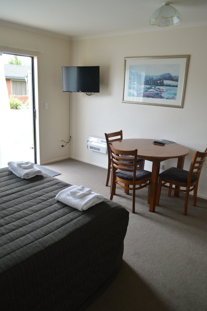 Brightwater Motor Inn