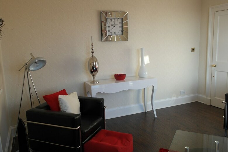 Robert The Bruce Apartment