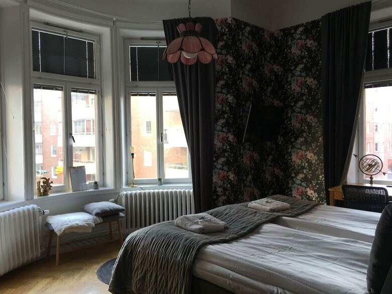 Morris Hotel