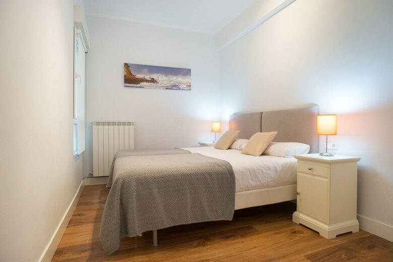 Playa Gros - Iberorent Apartments