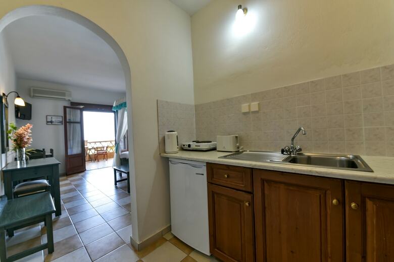 Sea View Village - Studios & Apartments