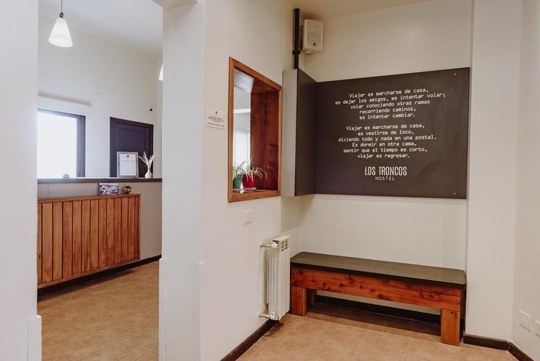 Hostel Los Troncos