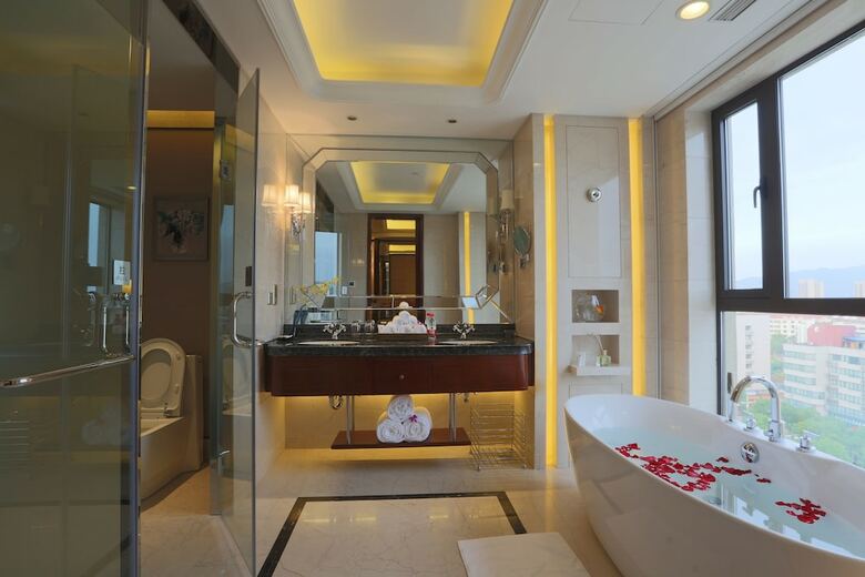 S&n International Hotel