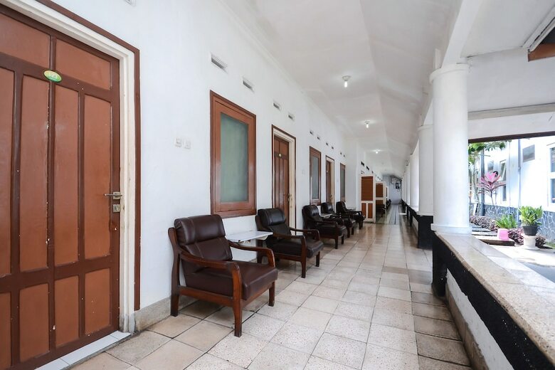 Hotel Airy Alun Alun Malang Basuki Rachmat 1