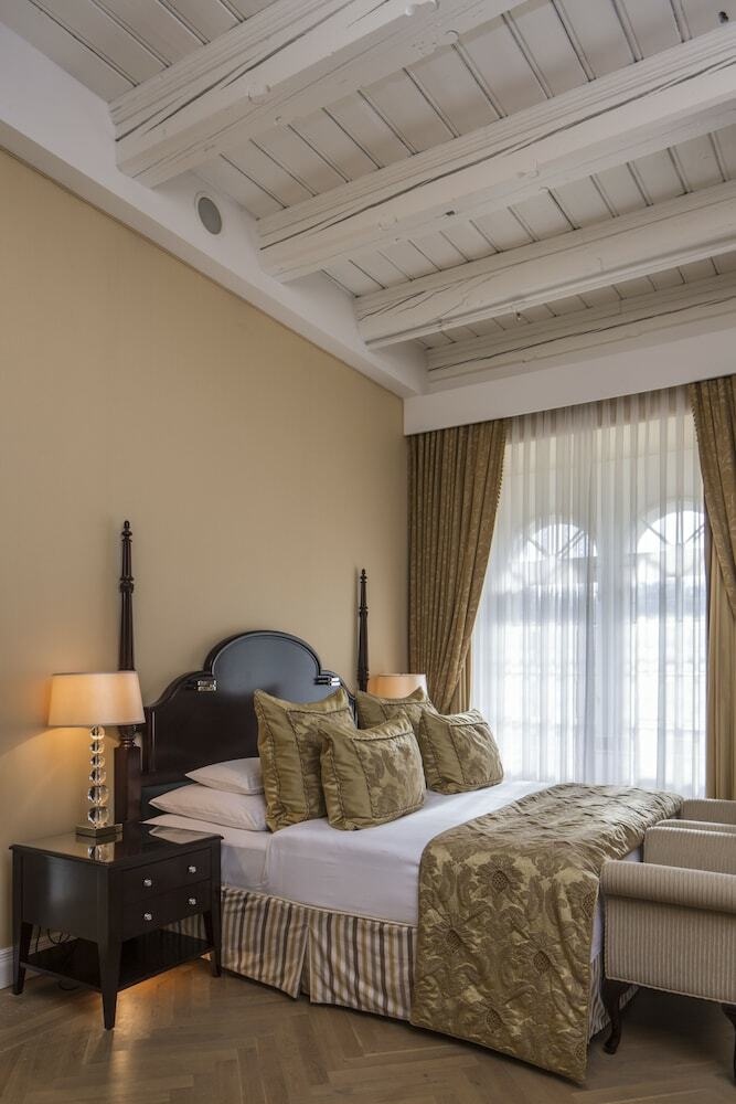 Falkensteiner Schlosshotel Velden