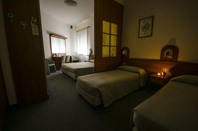 Hotel Everest