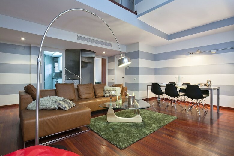 Apartamentos My Space Barcelona Gracia Pool Center