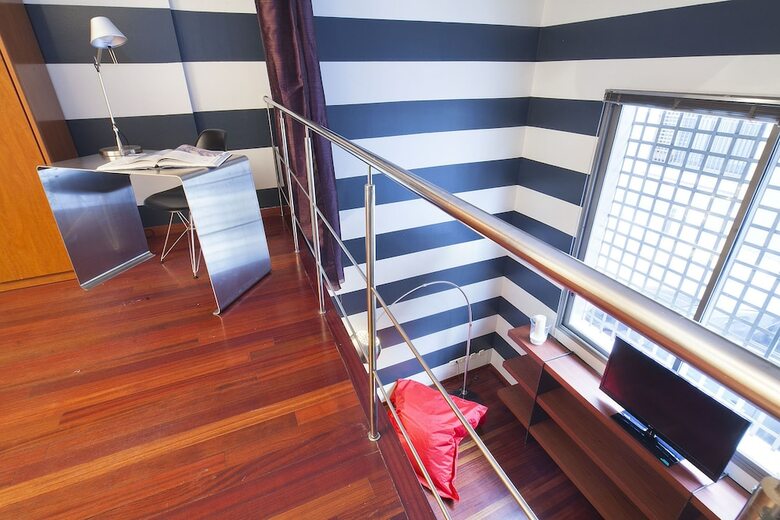Apartamentos My Space Barcelona Gracia Pool Center