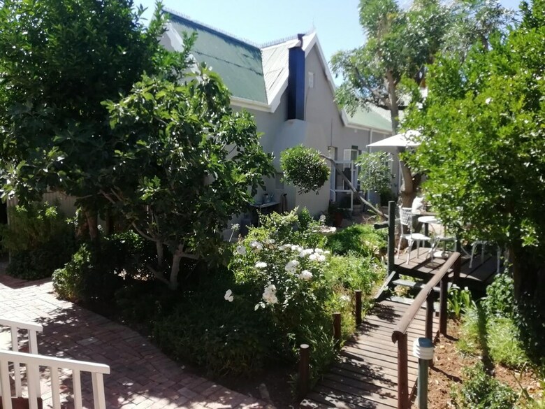 Hotel Housemartin Guest Lodge