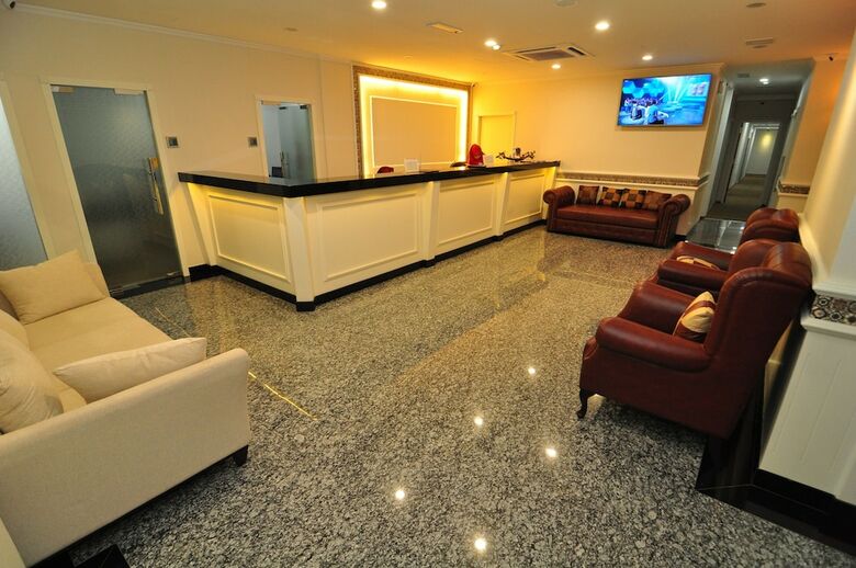 1 Million Hotel