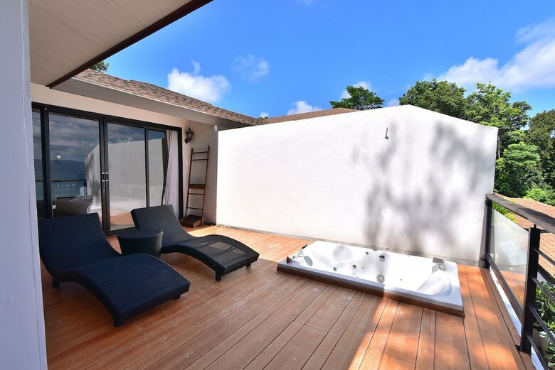 Hotel Asara Private Beach Resort