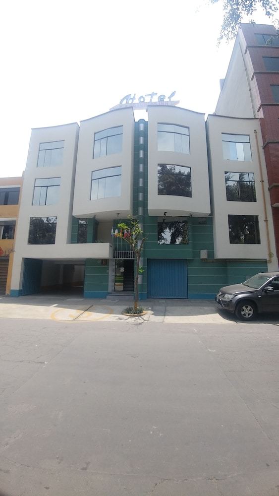 Hotel Asturias Inn