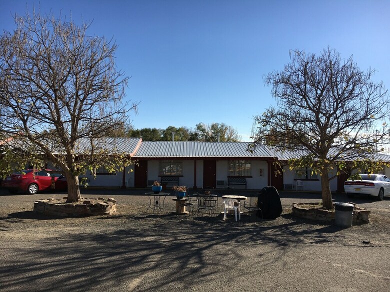 Kim's Oasis Motel