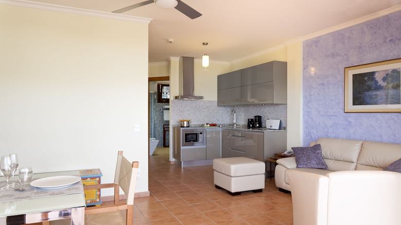 Aparthotel Idyll Suites - Adults Only
