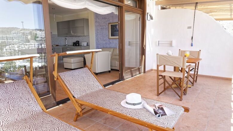 Aparthotel Idyll Suites - Adults Only