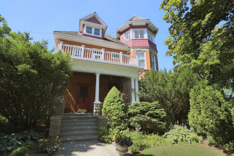Markdale Manor Bed & Breakfast