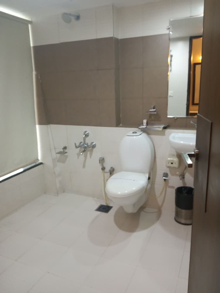 Hotel Aarohi Starz Club