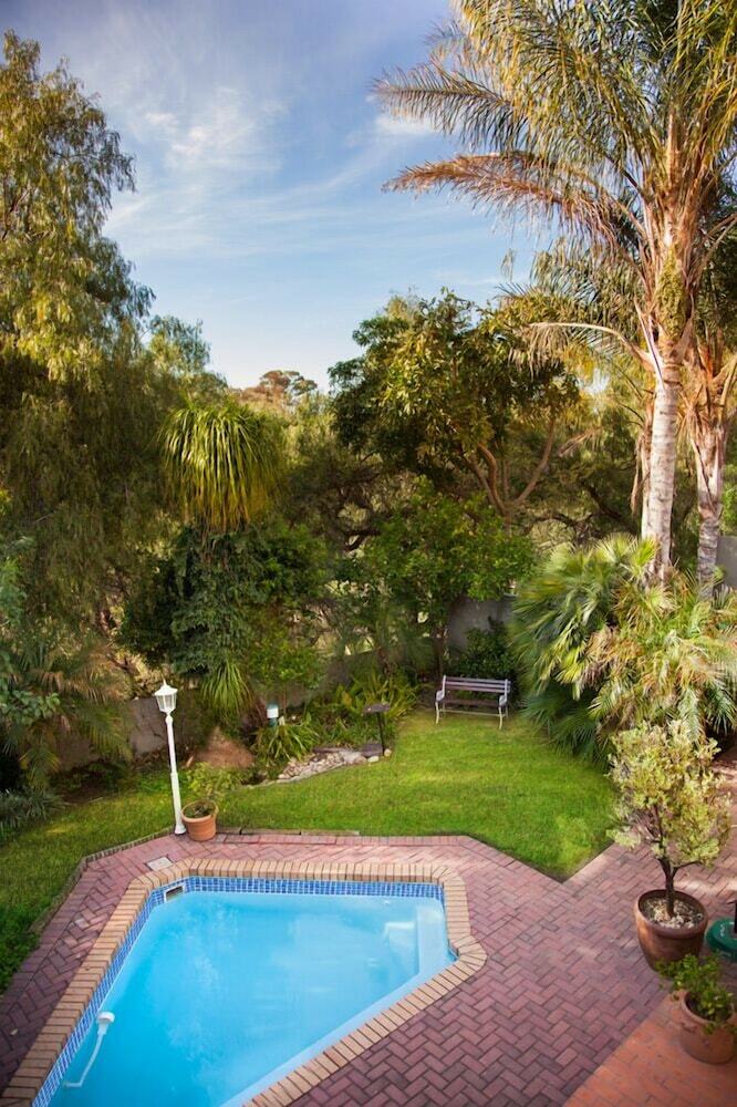 Bed & Breakfast Feather Nest Guest House