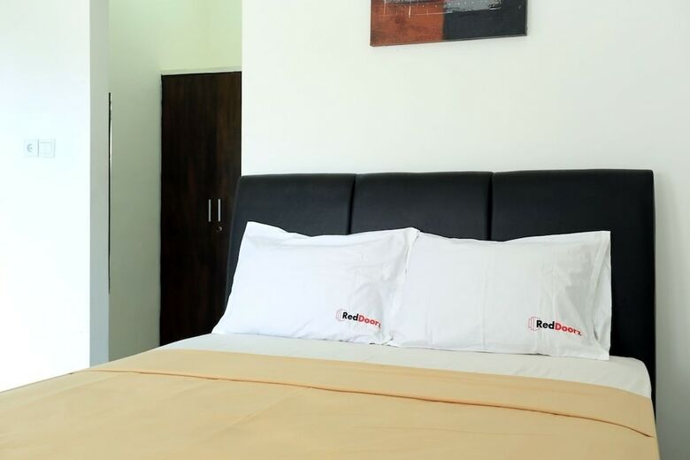 Hotel Reddoorz @ Raya Seminyak