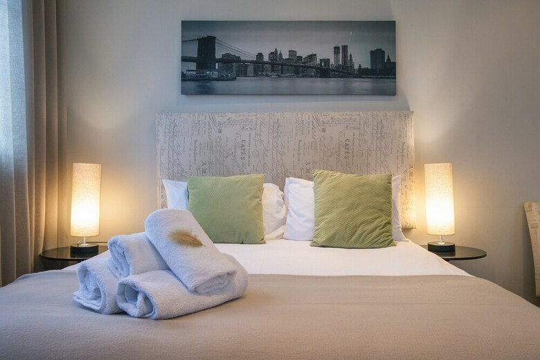 The Square Apartments By Ctha