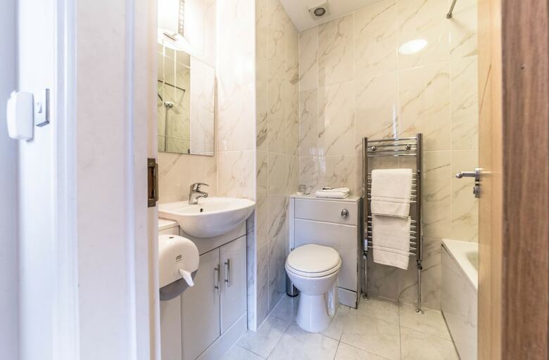 Baylis House Hotel