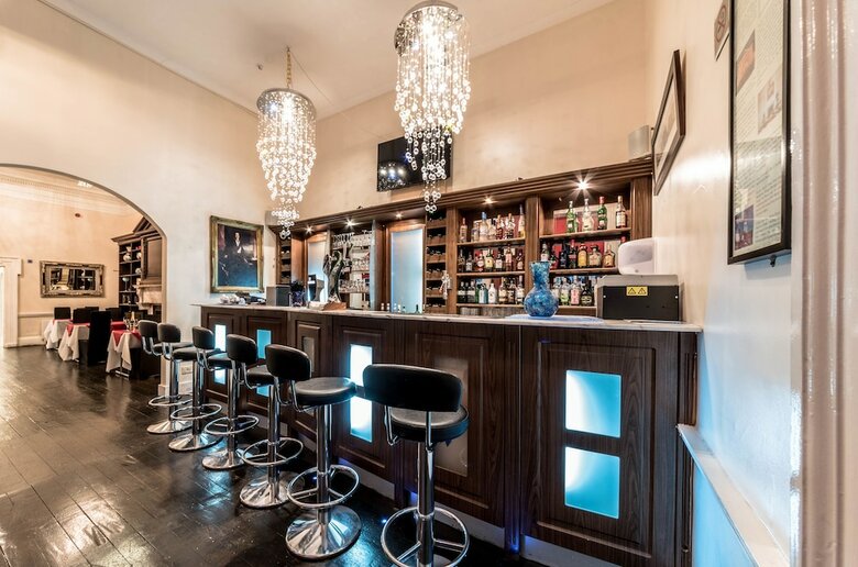 Baylis House Hotel