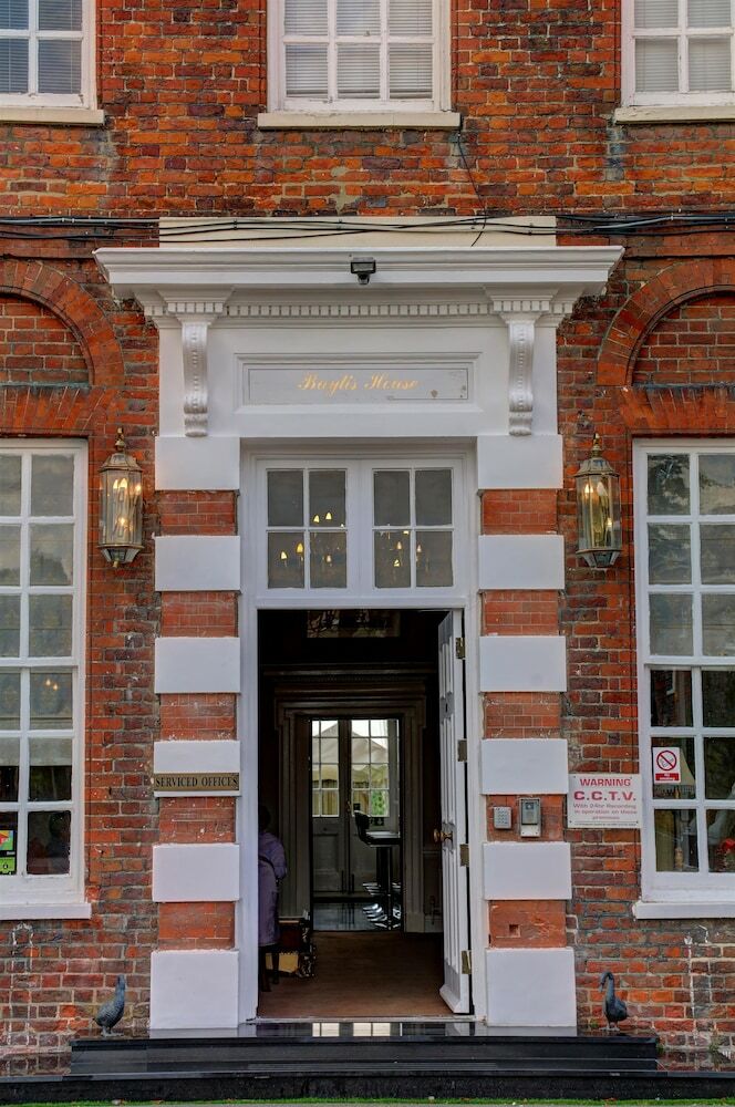 Baylis House Hotel