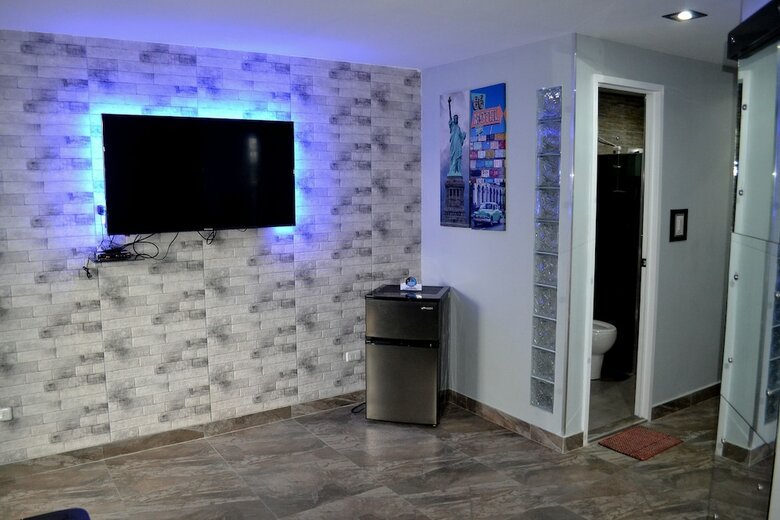 Micky Santoro Apartments
