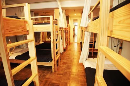 Hostal Bird Hostel