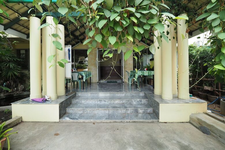 Luxury Hotel