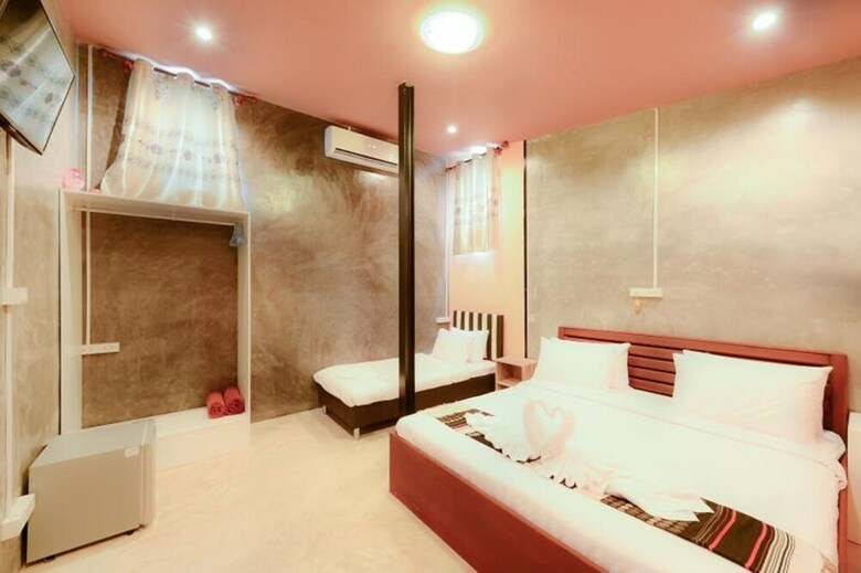 Hotel Riverpool Resort
