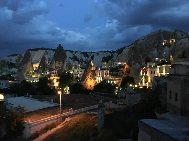 Bedrock Cave Hotel -adults Only
