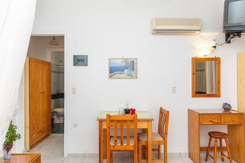 Apartamentos Arhontiko Studios