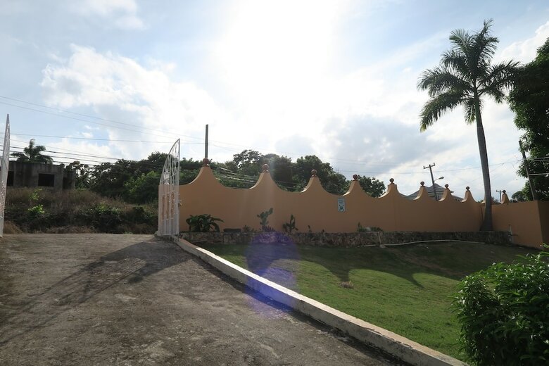 Hotel Enchanted Villas And Guest House