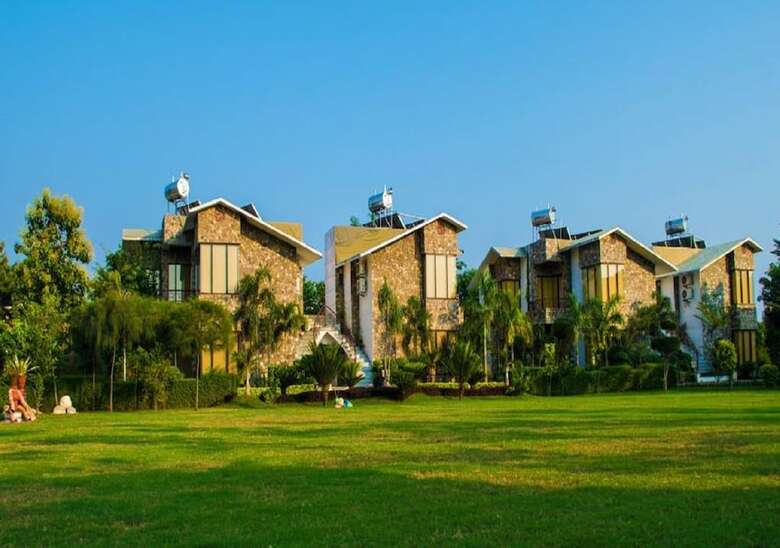 Hotel The Roar Resort