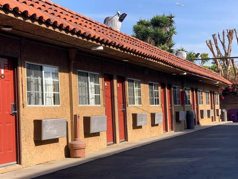 Motel Uptown Inn