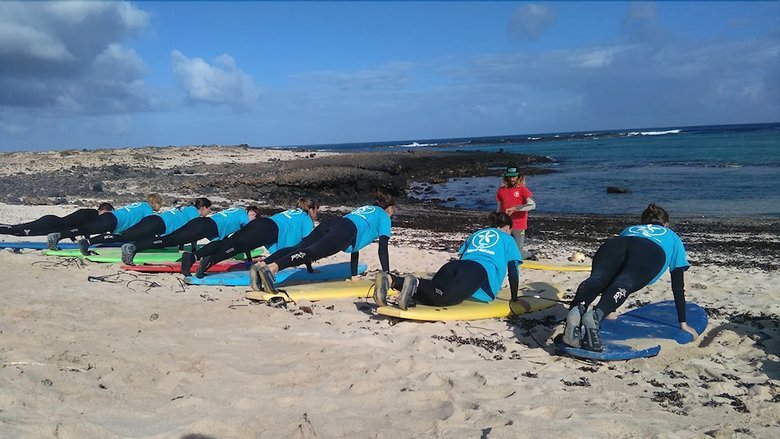 Hostal International Surf School & Camp - Hostel