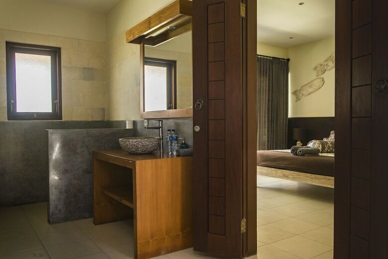 Bed & Breakfast Mimpi Nyata Villa & Dive Center