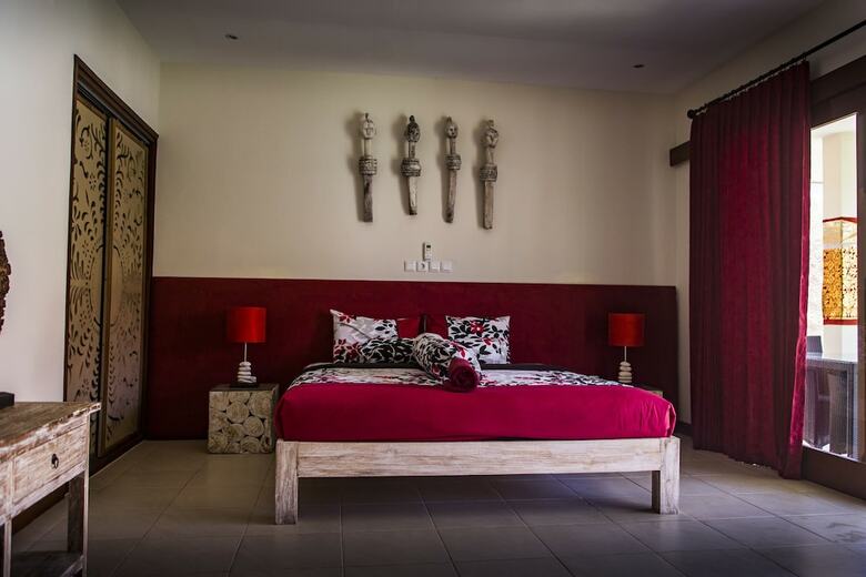 Bed & Breakfast Mimpi Nyata Villa & Dive Center
