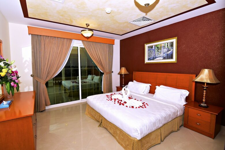 Karan Hotel