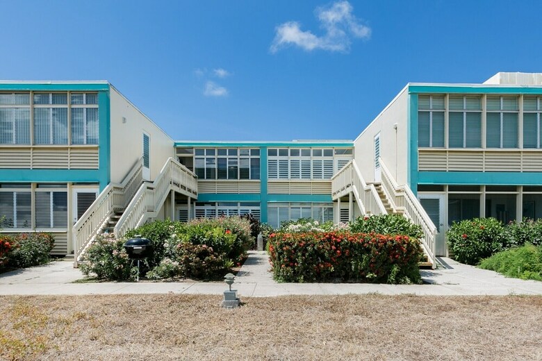 Sapphire Sanctuary By The Sea Llc