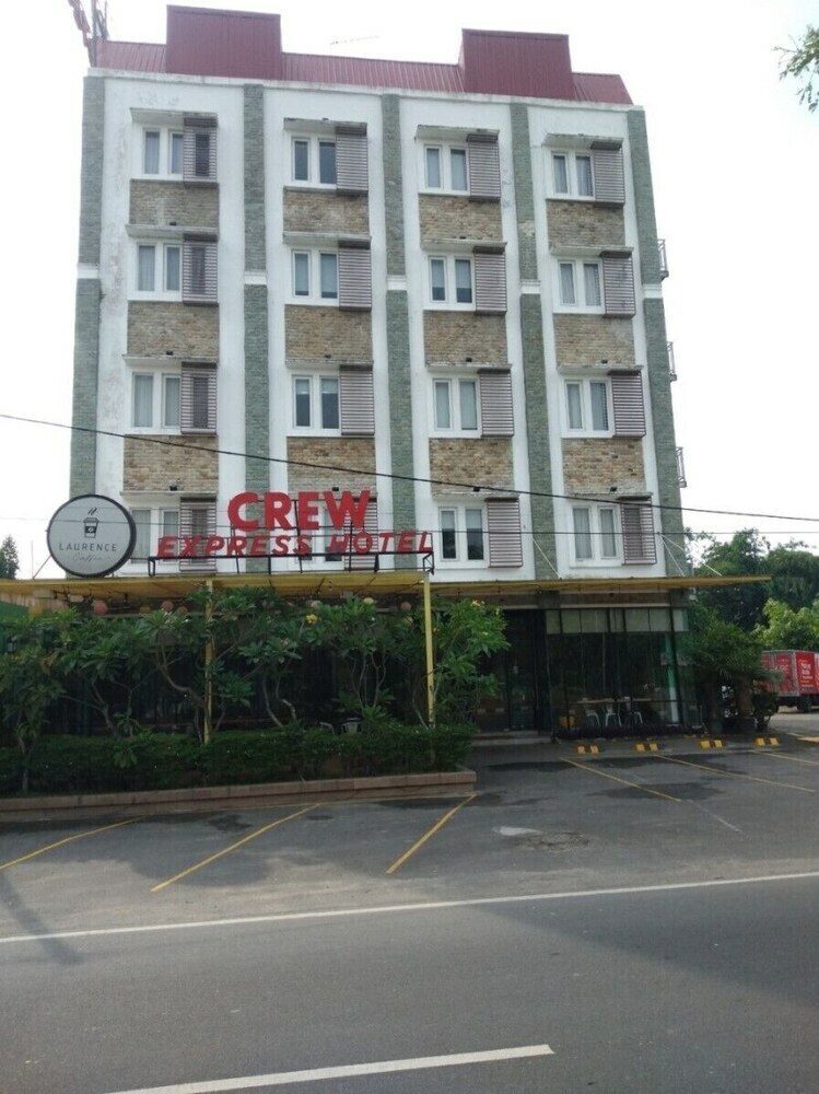Crew Express Hotel