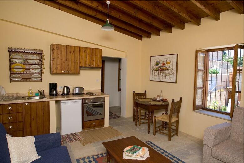 Apartamentos Porfyrios Country House