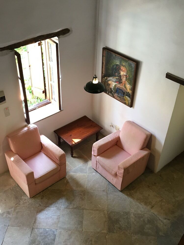 Apartamentos Porfyrios Country House