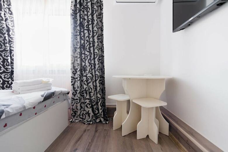Apartamentos Art Suites Underpub