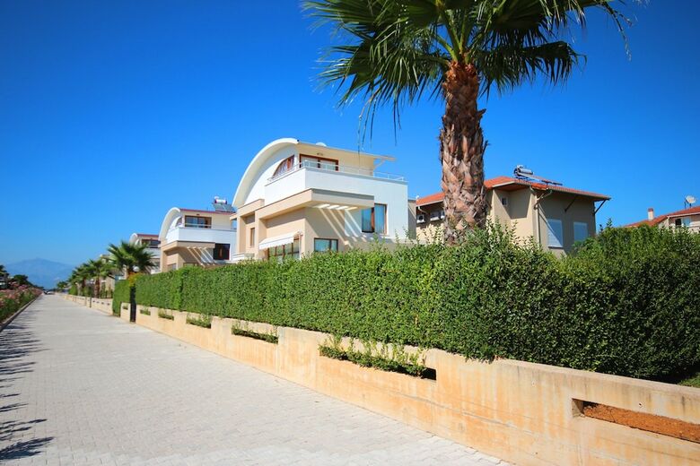 Paradise Town - Villa Family
