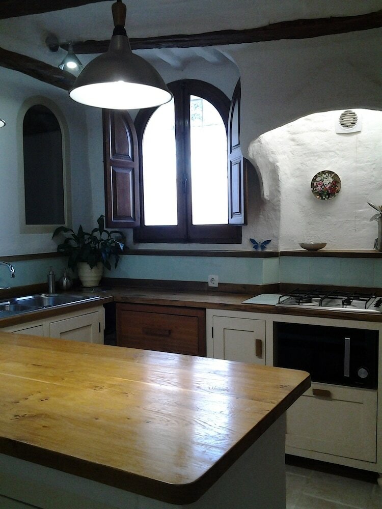 Agroturismo L'alm�ssera Casa Rural & Restaurant