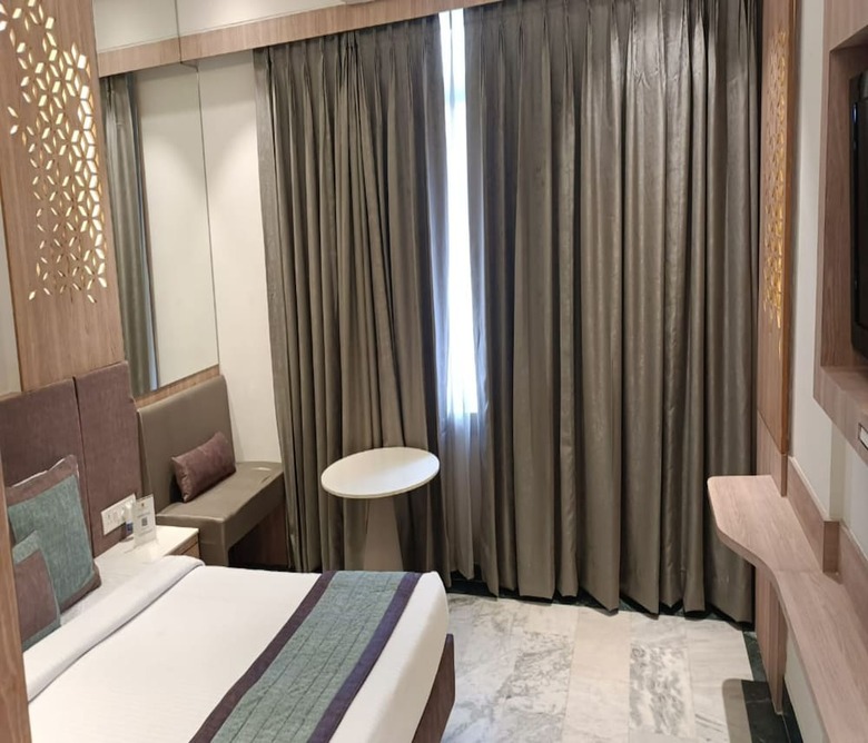 Hotel Capitol Residency