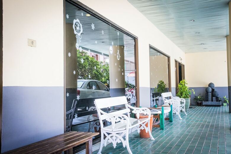 Central Place Hotel