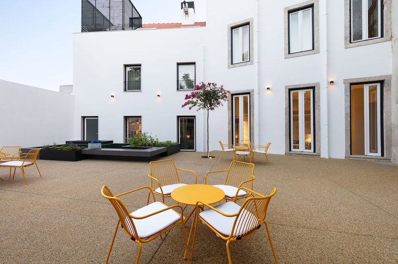 Aparthotel Onj S. L�zaro